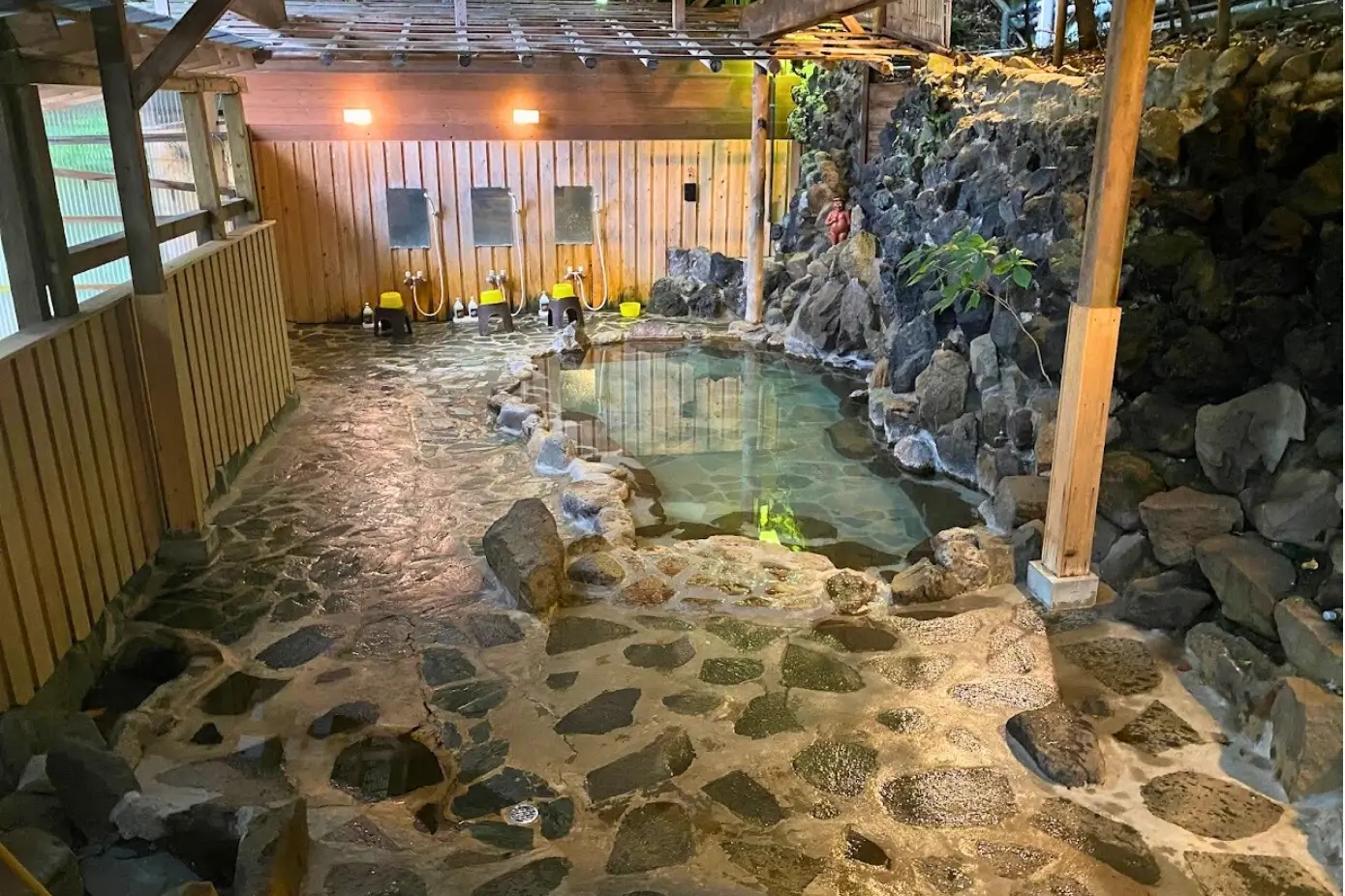 Picture of the main baths of Kappa Tengoku
 in Kanagawa, Kanto